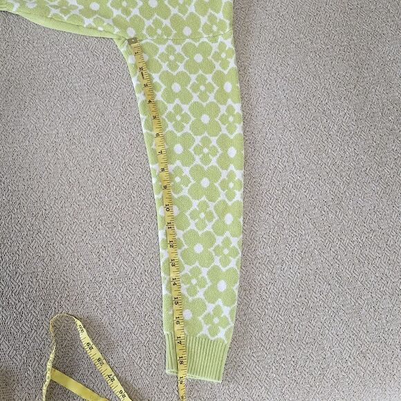 Hollister Retro Green White Flower Crop Sweater - Size Small - Picture 10 of 12